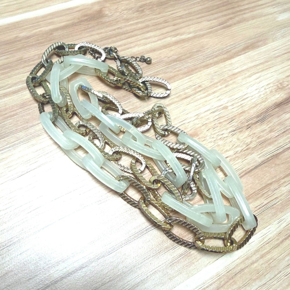 Chunky Gold Tone and Frosted White Resin Link Statement Necklace Adjustable‎